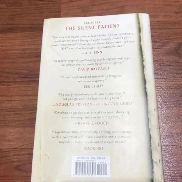 The Silent‎ Patient Hardcover Book - Picture 4 of 4